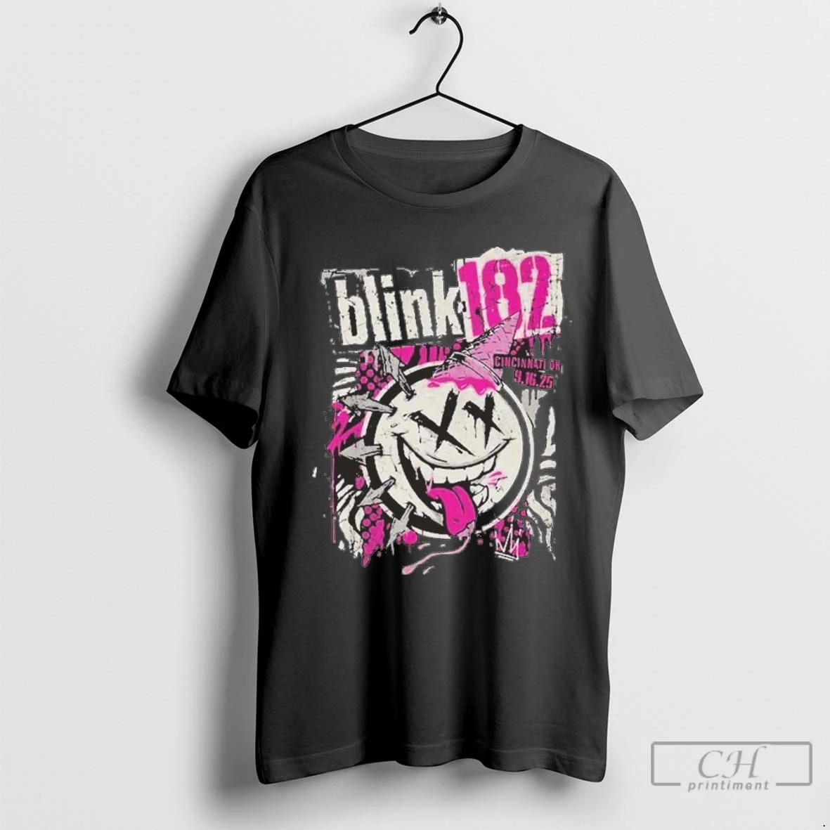 Blink 182 Cincinnati Show At Riverbend Music Center On September 16 2025 Cincinnati Oh